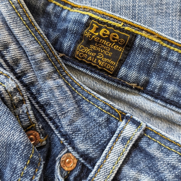 Vintage Lee flare jeans, size 29. - Picture 4 of 7